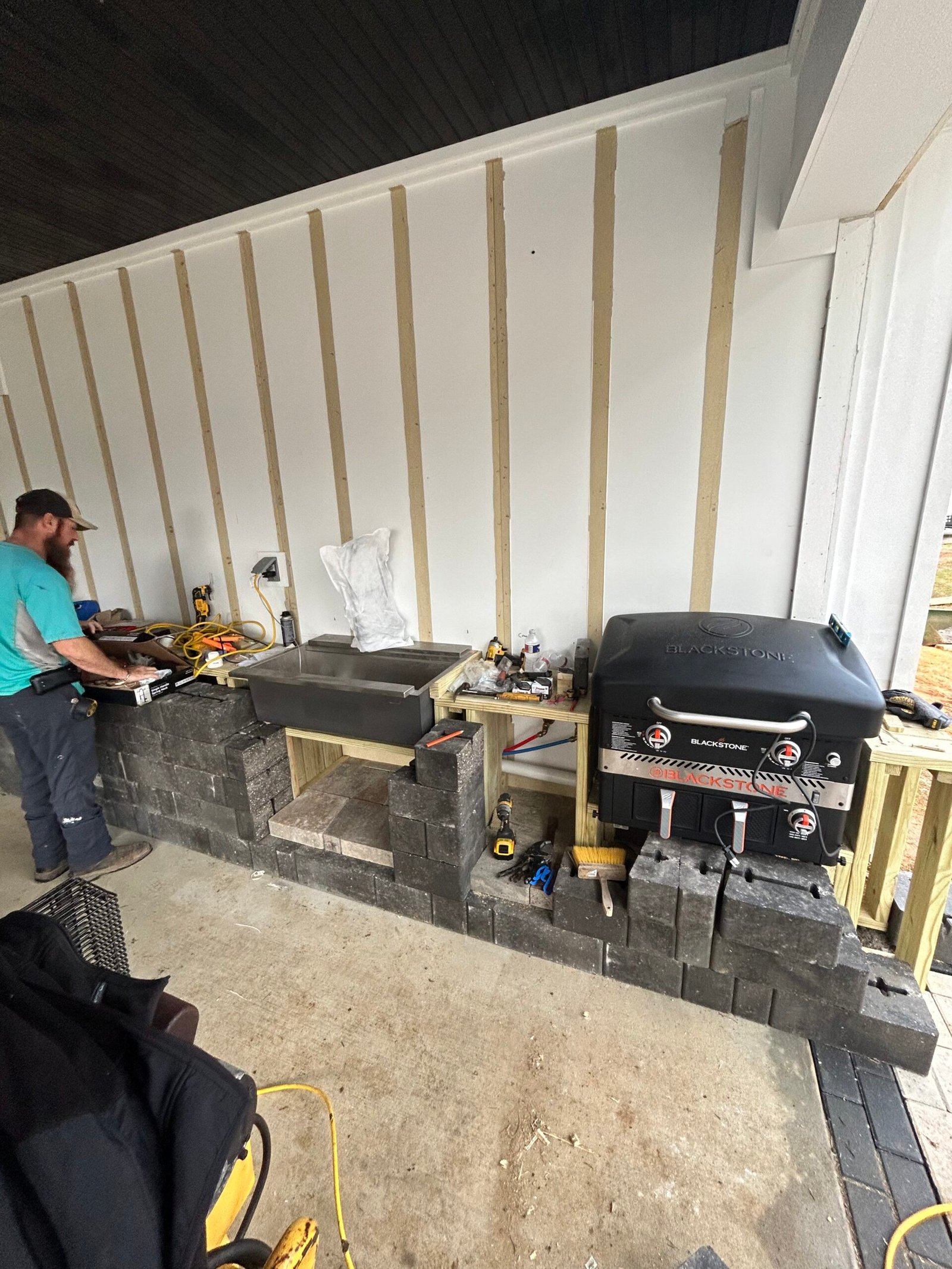 how to build an outdoor kitchen